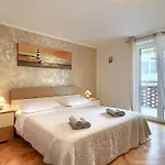 In Rovinjsko With Pool Ferienhaus