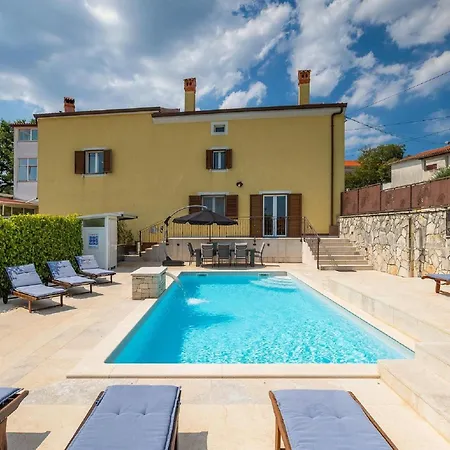 In Rovinjsko With Pool Nyaraló Rovinjsko Selo