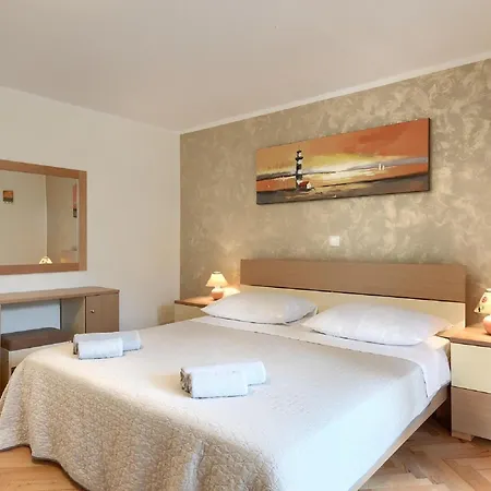 بيت للعطل Spacious With A Pool In Rovinjsko روفينجسكو سيلو
