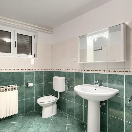 Spacious With A Pool In Rovinjsko روفينجسكو سيلو