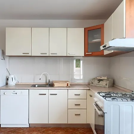 Spacious With A Pool In Rovinjsko * روفينجسكو سيلو