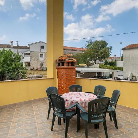 Spacious With A Pool In Rovinjsko * Rovinjsko Selo